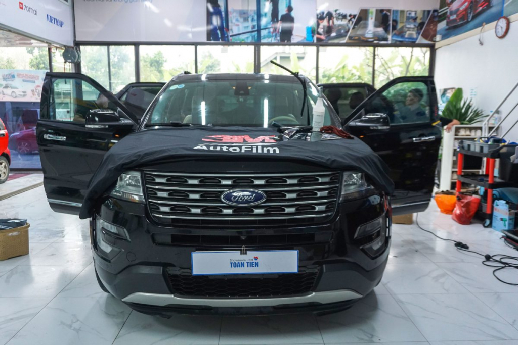 phim-cach-nhiet-3m-ford-explorer-2-1024x683